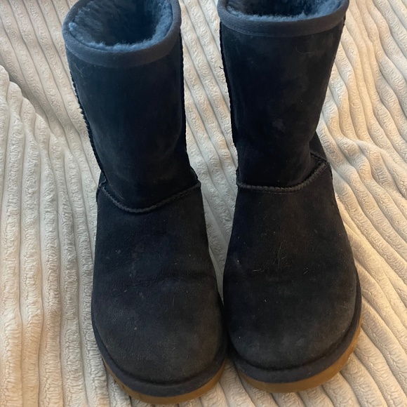 UGG Shoes - UGG Classic Short II Boot